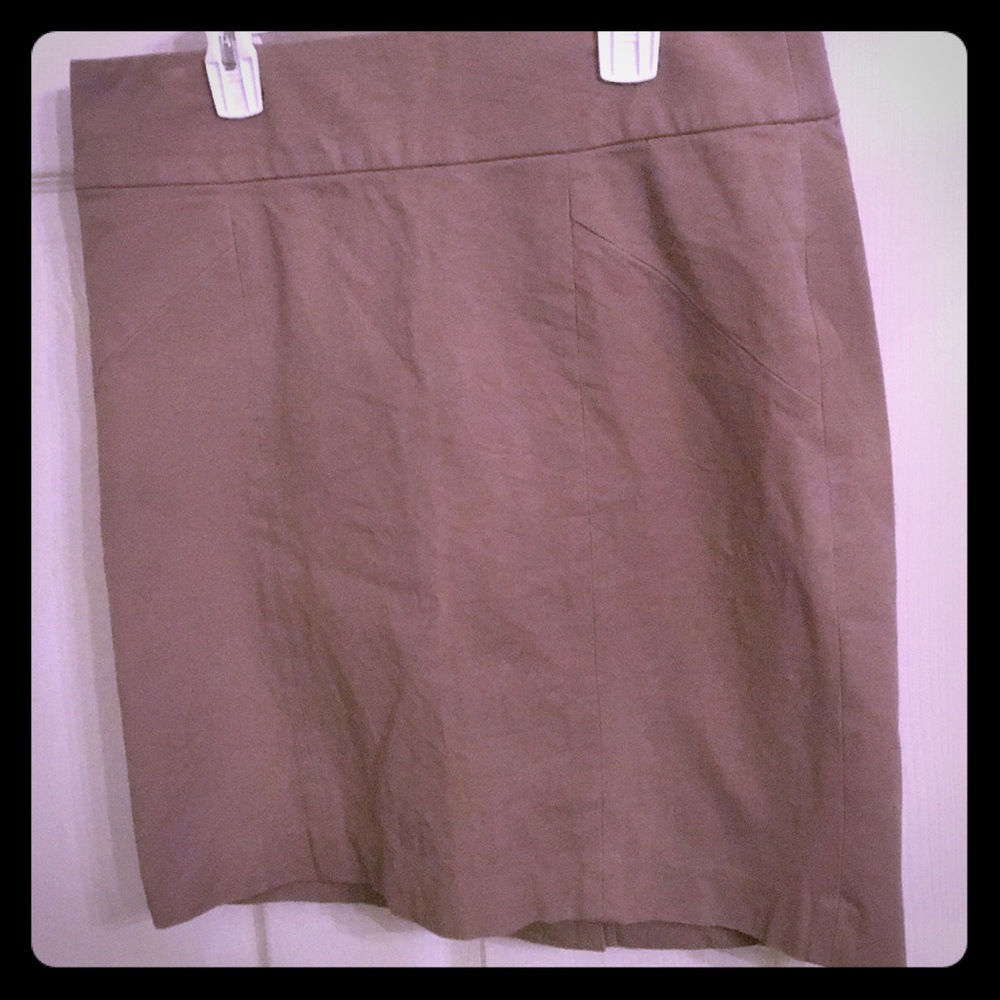 Banana Republic Tan skirt 8 🎀